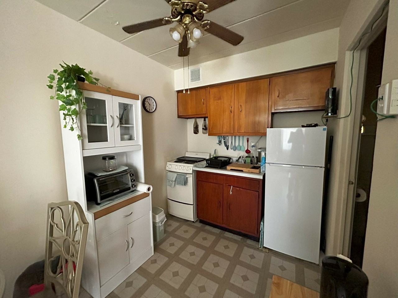 1936 N 17th Ave #4 - Photo 3 of 4