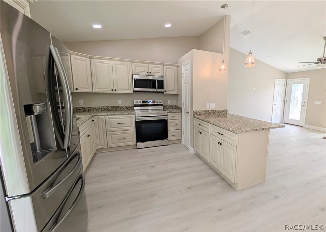 7708 N Paris Dr - Photo 7 of 24