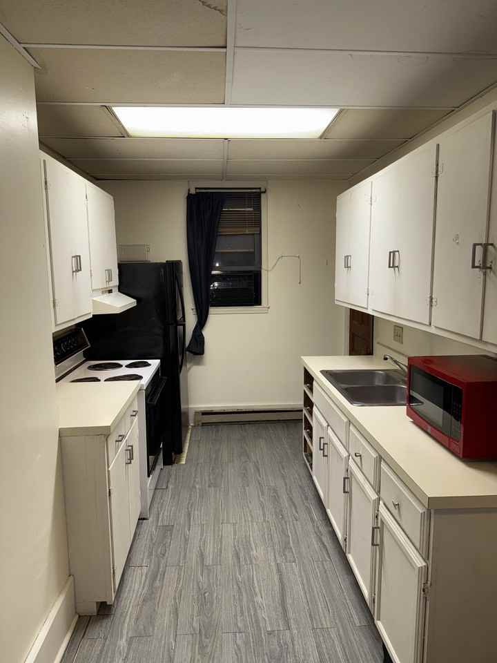 213 S 9th St #2 - Photo 3 of 9