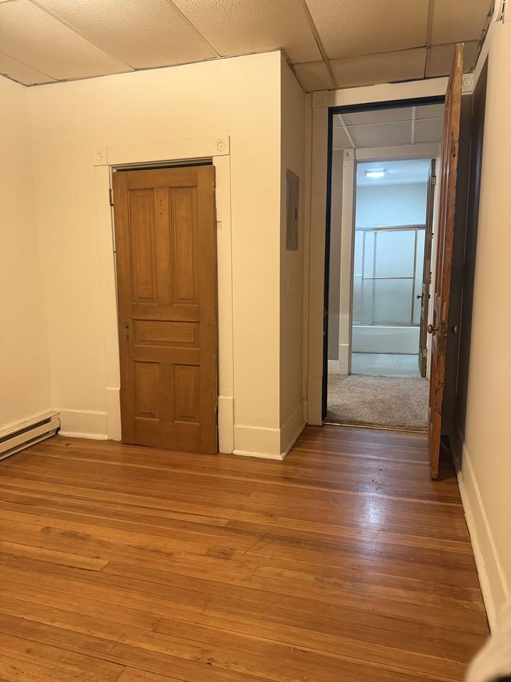 213 S 9th St #2 - Photo 5 of 9