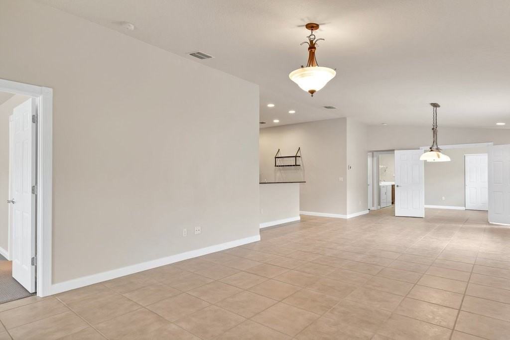 4969 Corsica Sq - Photo 4 of 32