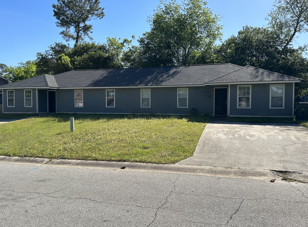 642 Maplewood Dr #1 - Photo 2 of 3