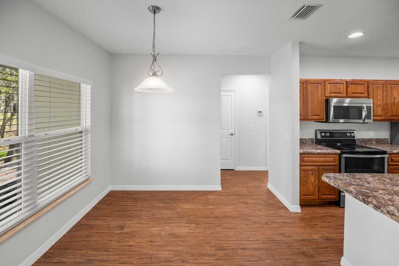 1621 Town Park Ct #1 - Photo 5 of 24