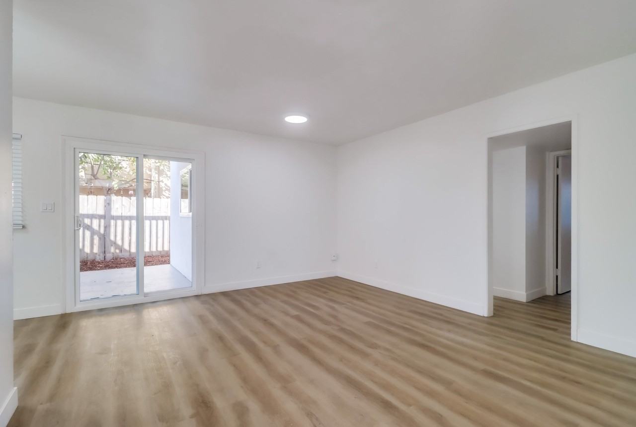 8650 Hurlbut St #8650 - Photo 6 of 25