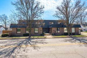 featured image of 225 W Jefferson St #7