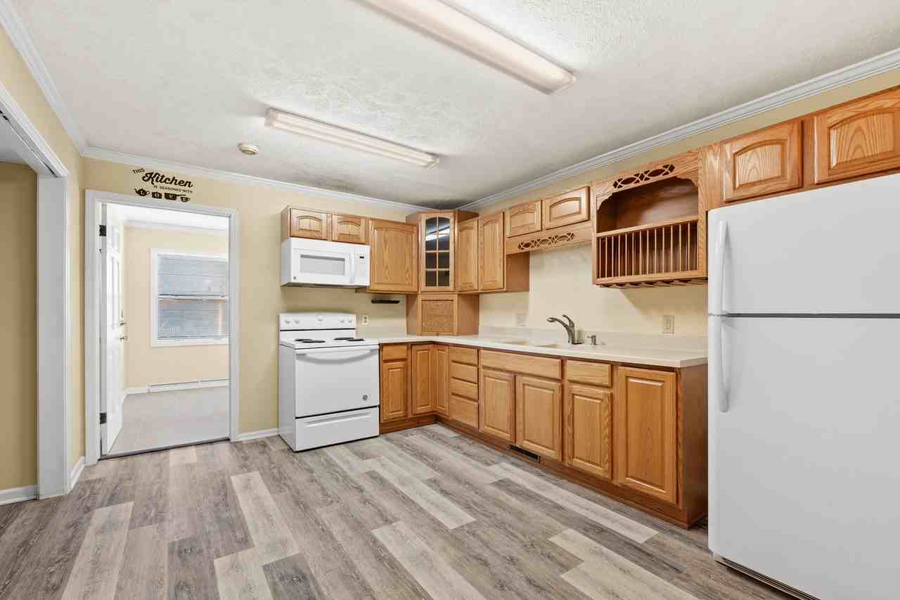 225 W Jefferson St #7 - Photo 5 of 17