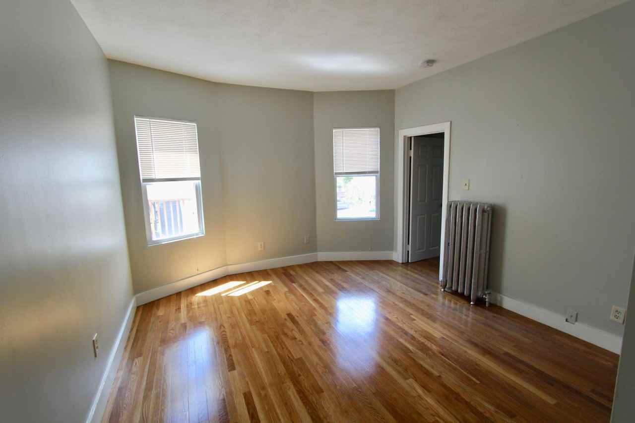 109 Pleasant St #2 - Photo 7 of 13