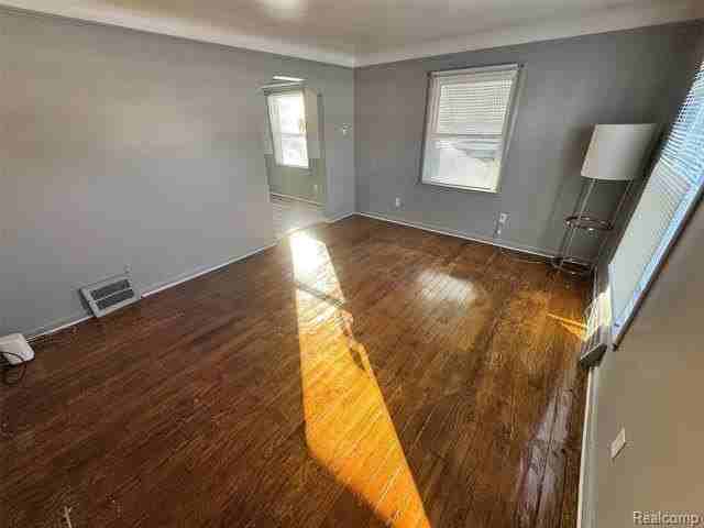 15616 E 7 Mile Rd - Photo 3 of 13