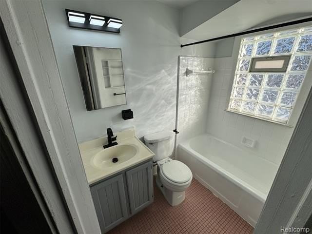 15616 E 7 Mile Rd - Photo 6 of 13