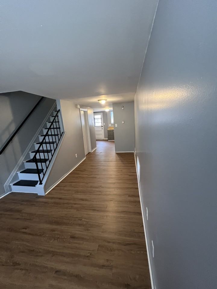 1110 Shields Pl #1129 - Photo 3 of 10