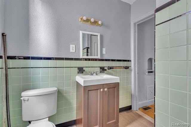 17701 Manderson Rd - Photo 6 of 42