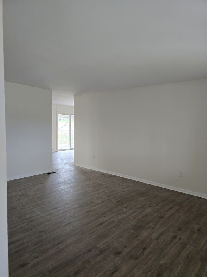 4619 Belcourt Dr - Photo 4 of 6