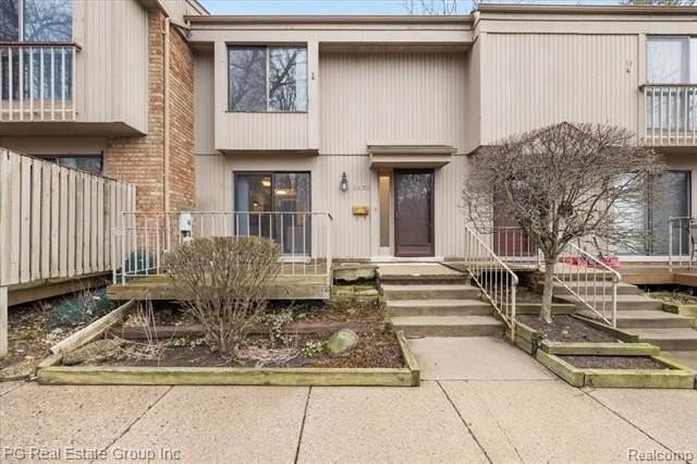 1432 Oakbrook E - Photo 2 of 35