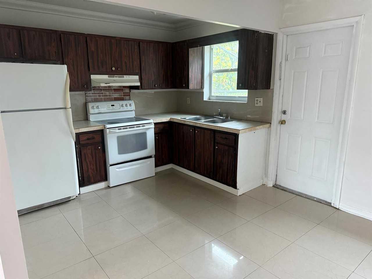 6019 Hayes St #0 - Photo 5 of 10