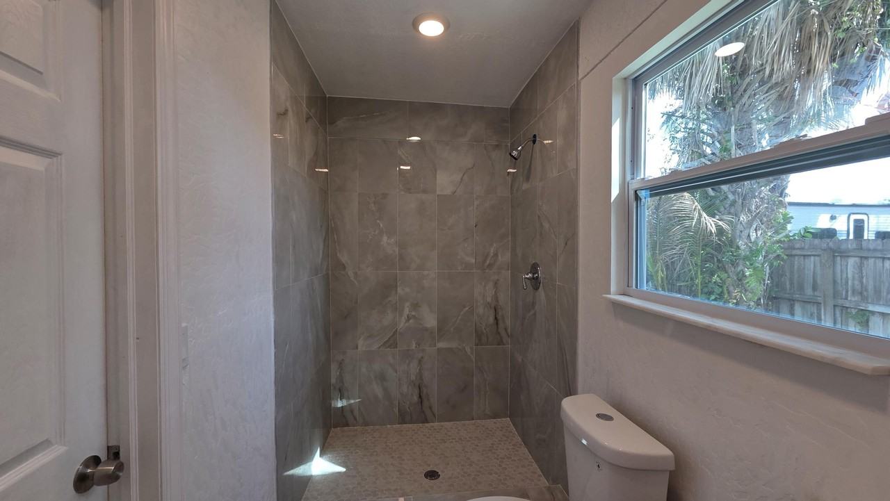2249 Se Melaleuca Blvd Unit B - Photo 5 of 6