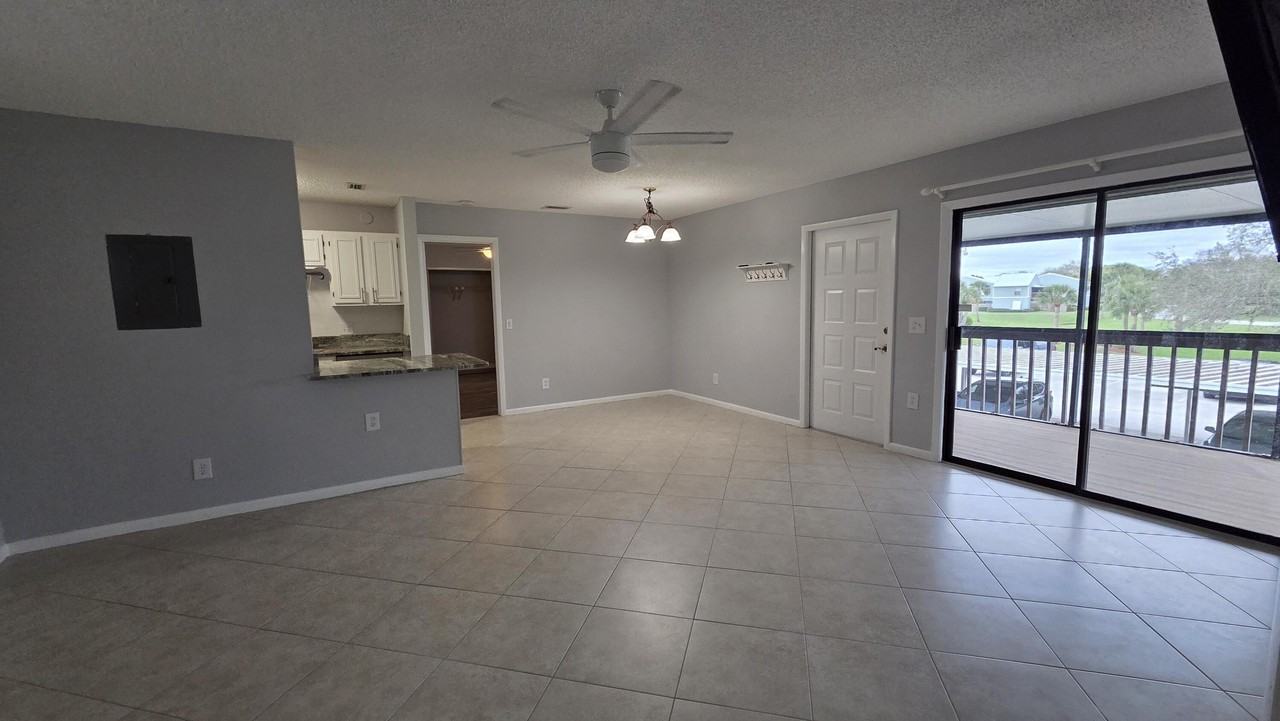 1212 Breezy Way Unit 7h - Photo 6 of 16