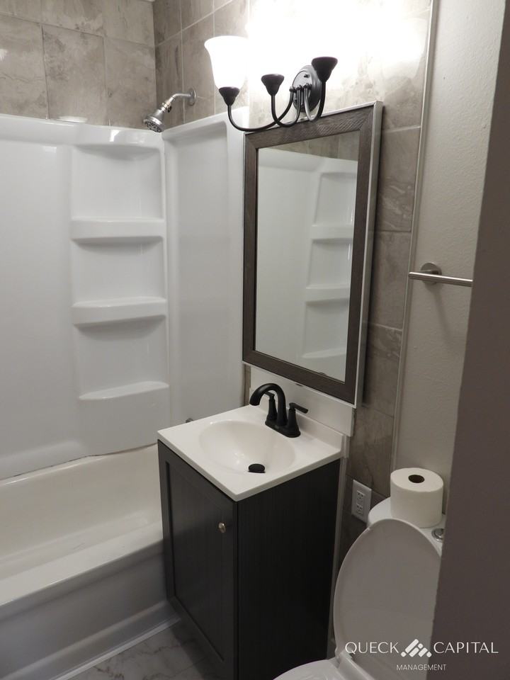 2913 E 36th St #1 - Photo 2 of 13