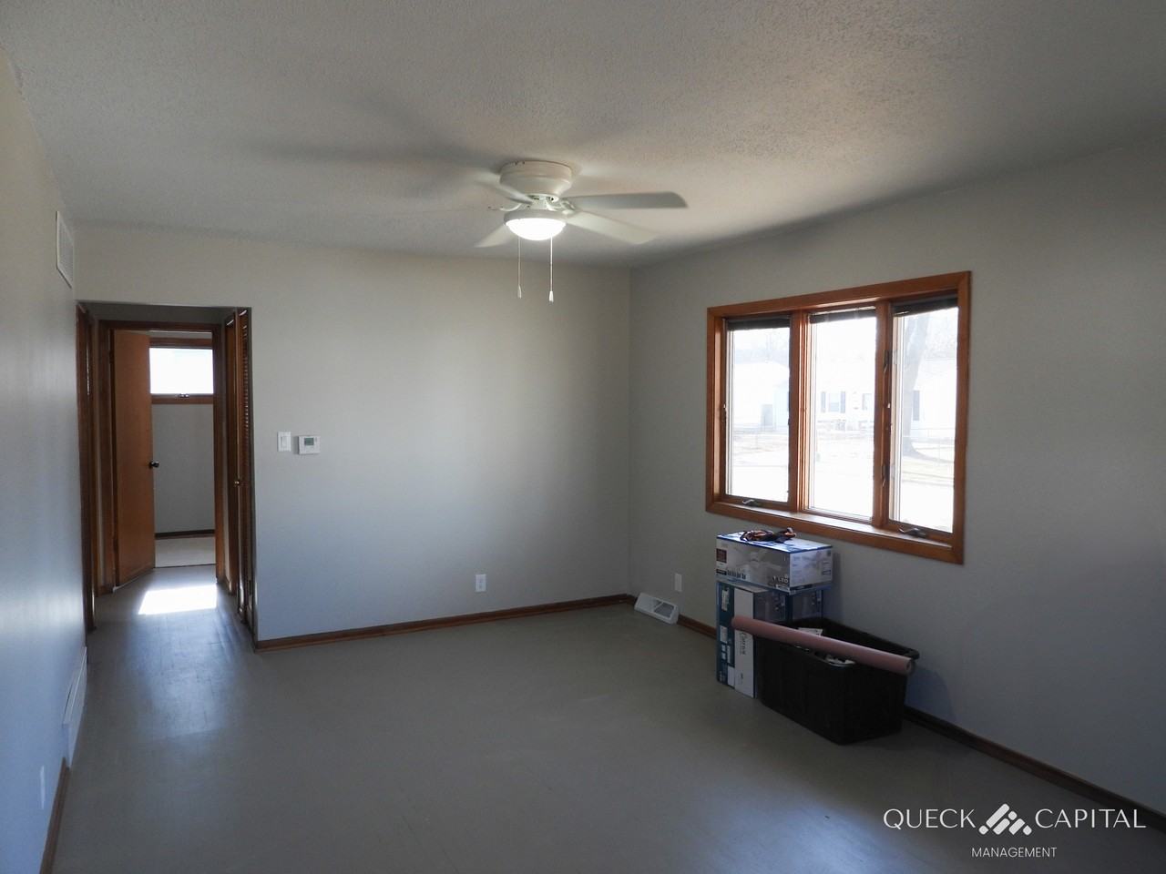 2913 E 36th St #1 - Photo 4 of 13