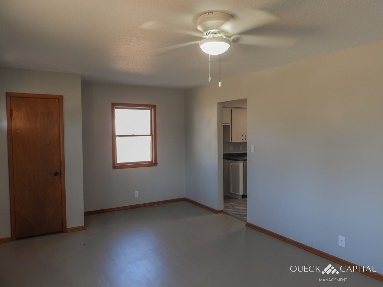 2913 E 36th St #1 - Photo 5 of 13