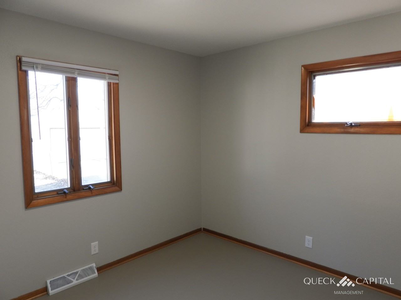 2913 E 36th St #1 - Photo 6 of 13