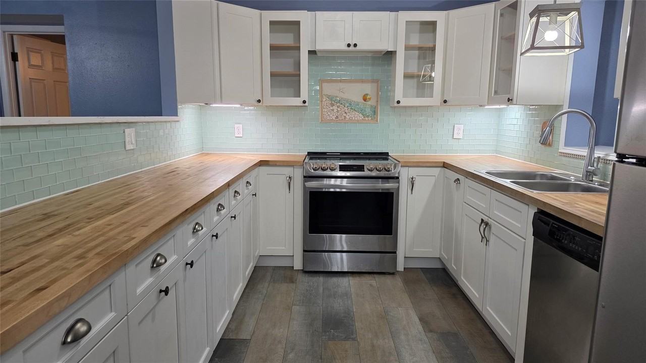 426 Tulip Dr - Photo 5 of 28