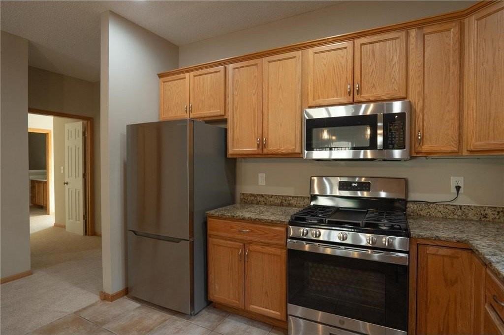 4108 Regent Ave N - Photo 5 of 31