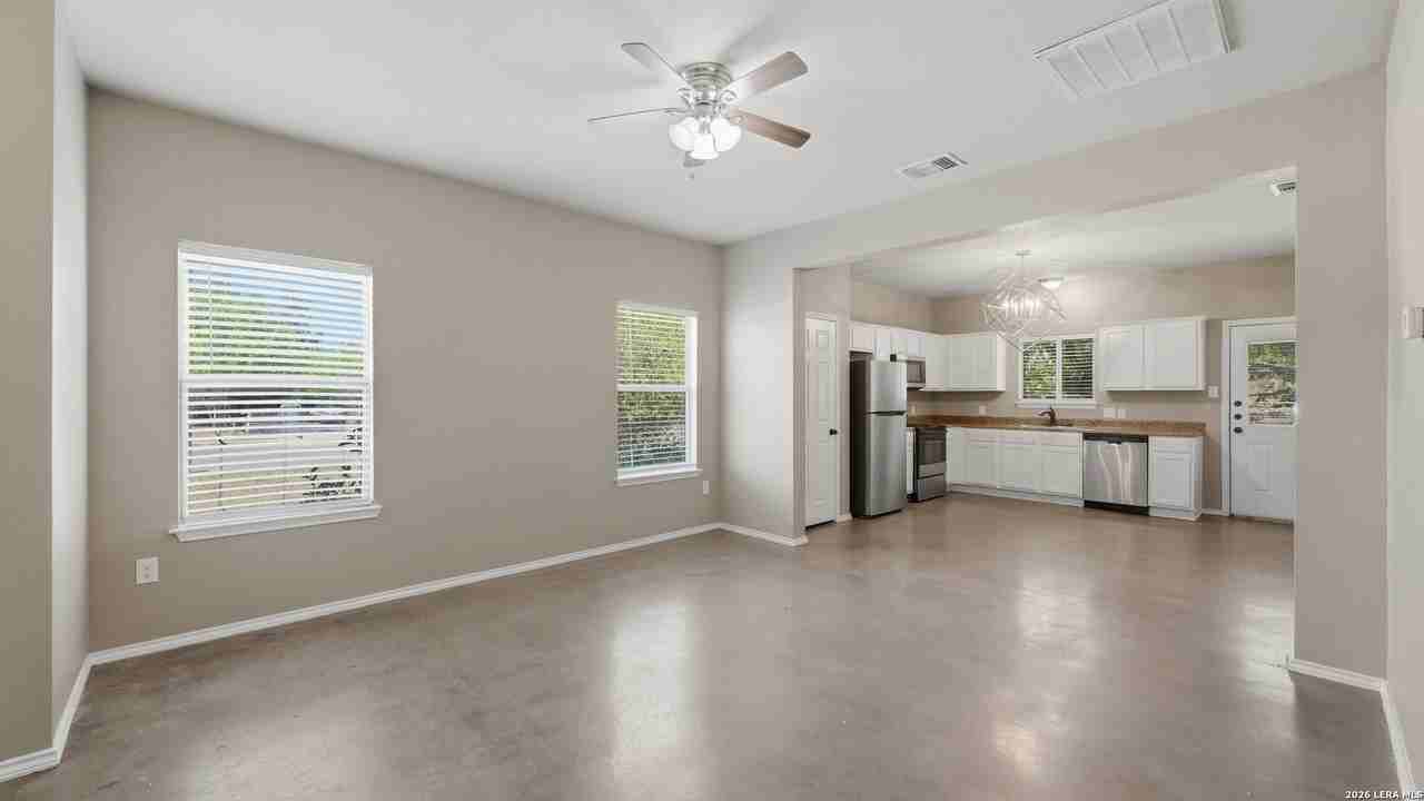 107 Rosedale Ave - Photo 5 of 29