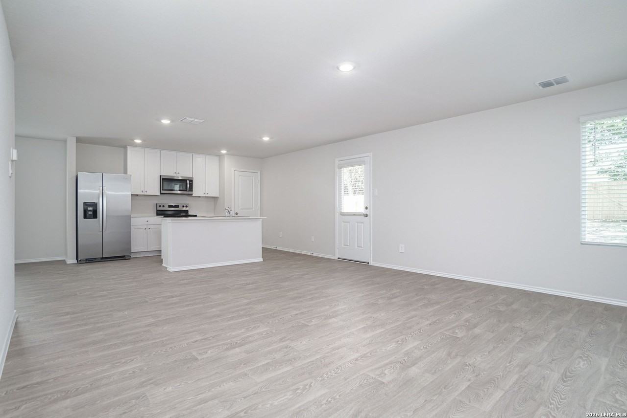 722 Jennifer Way - Photo 5 of 25