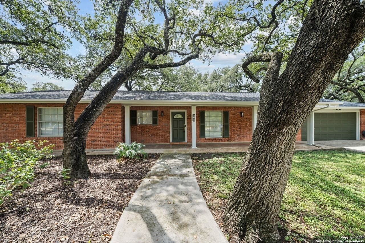 202 Donella Dr - Photo 2 of 33