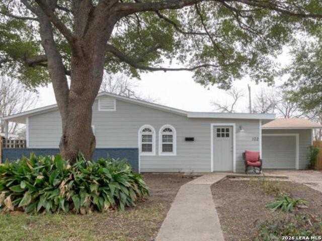 102 Antrim Dr - Photo 2 of 22