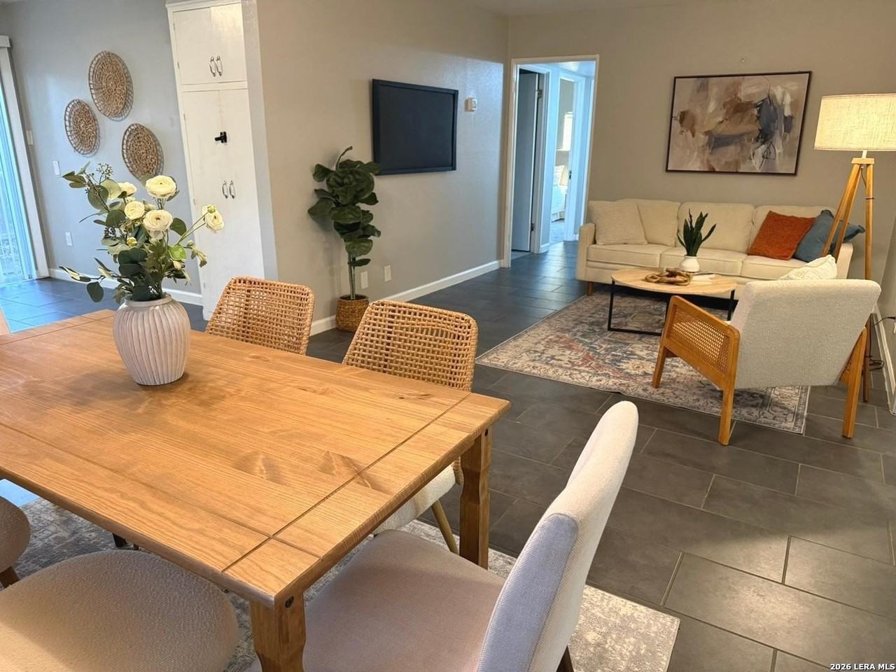 102 Antrim Dr - Photo 6 of 22