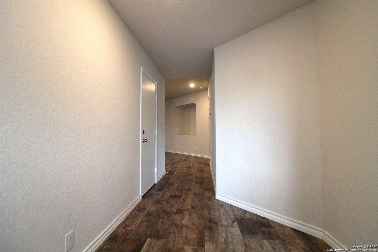 191 Amethyst Woodstar - Photo 2 of 30