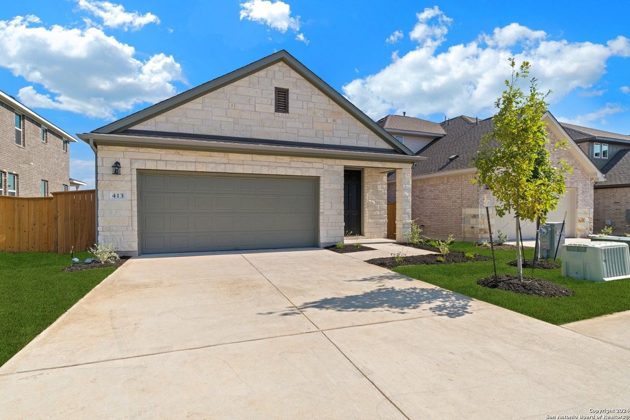 413 Possumhaw Ln - Photo 3 of 25