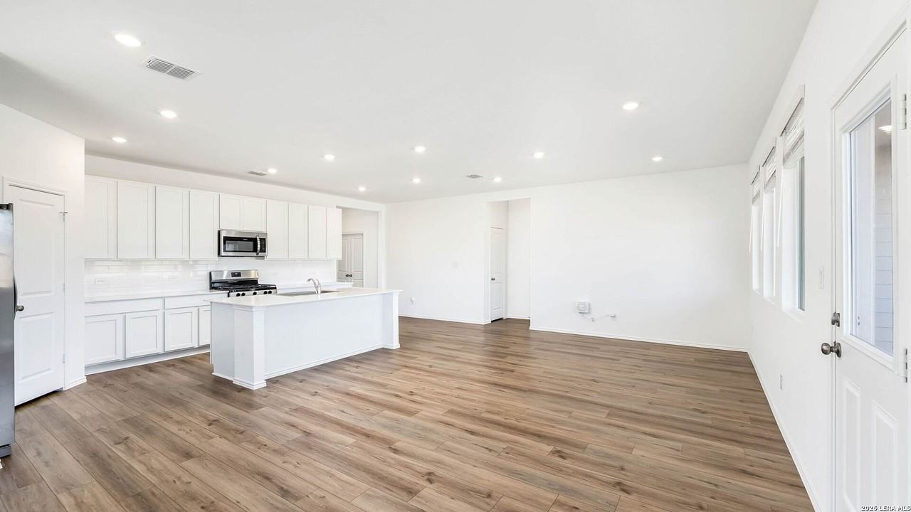 314 Magalia Ln - Photo 7 of 32