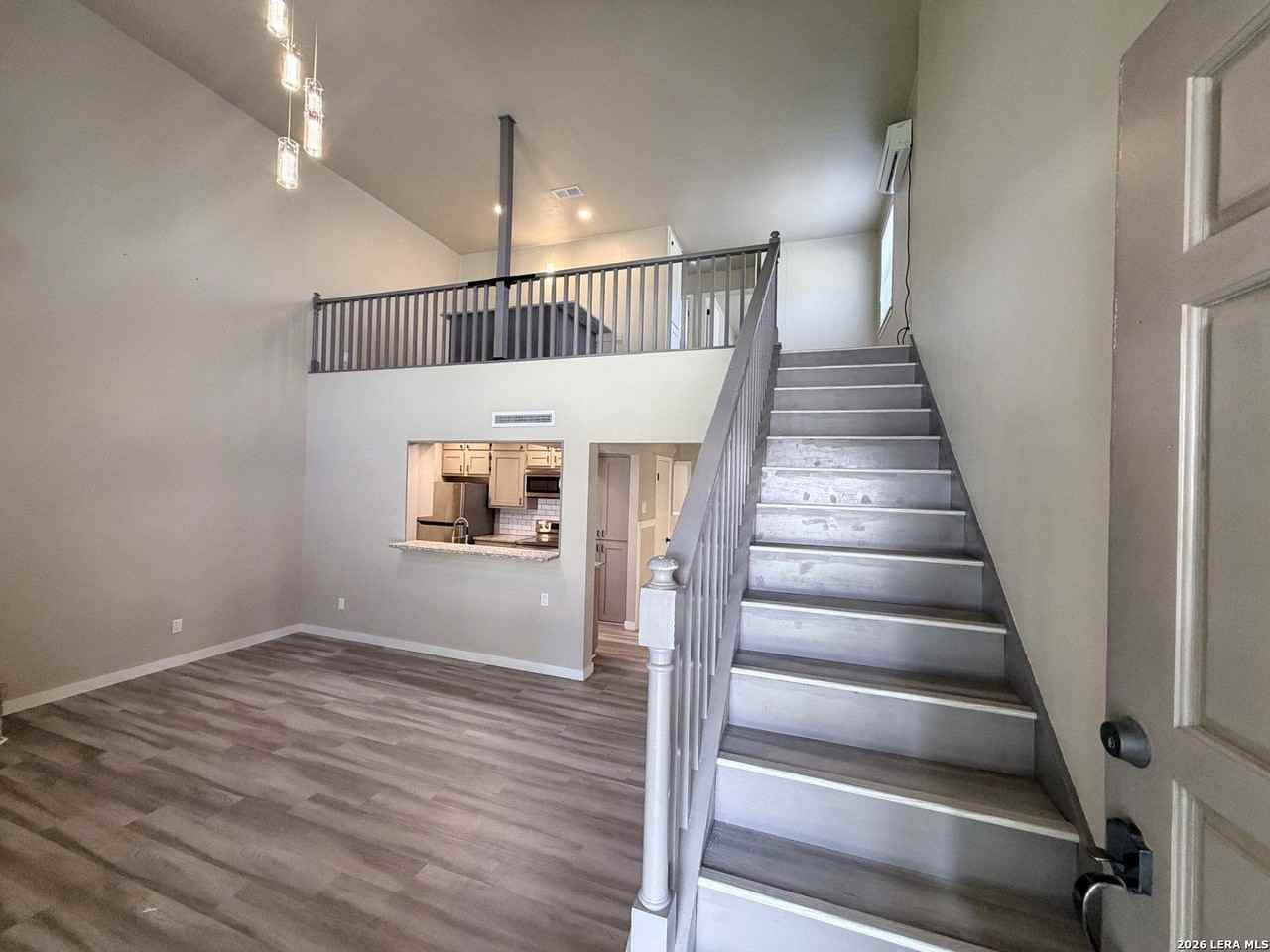 105 Brentwood Dr - Photo 2 of 17