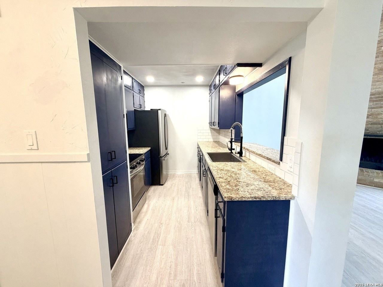 103 Brentwood Dr - Photo 4 of 17