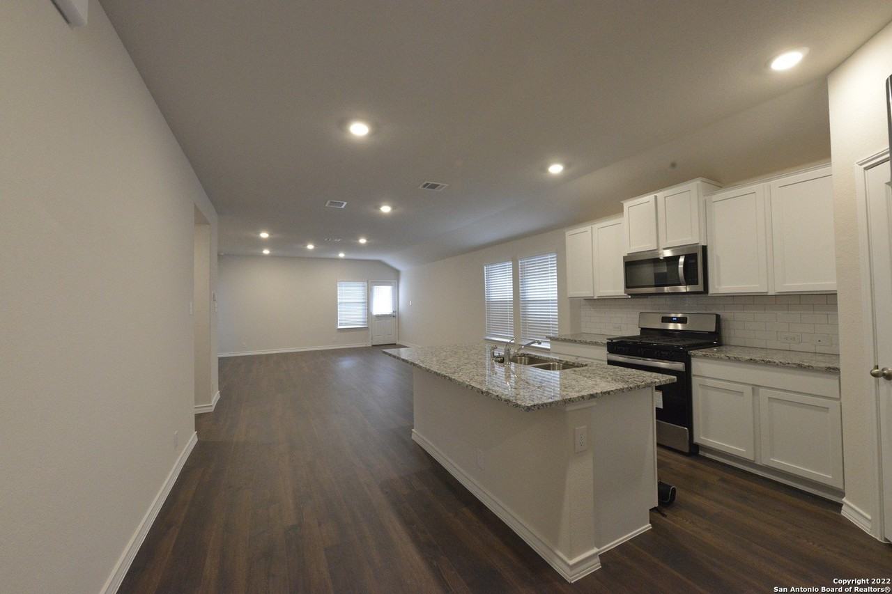 5530 Chase Fls - Photo 2 of 12