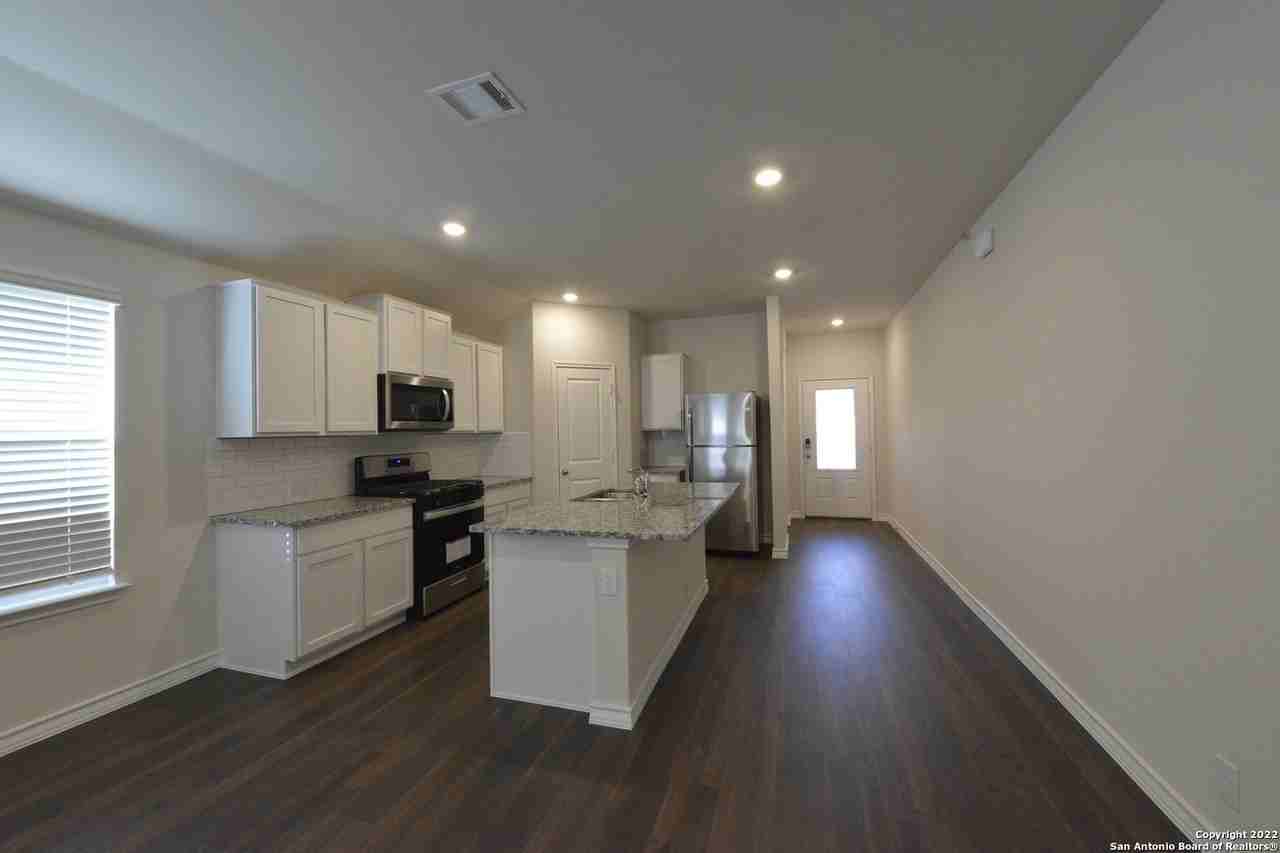 5530 Chase Fls - Photo 3 of 12