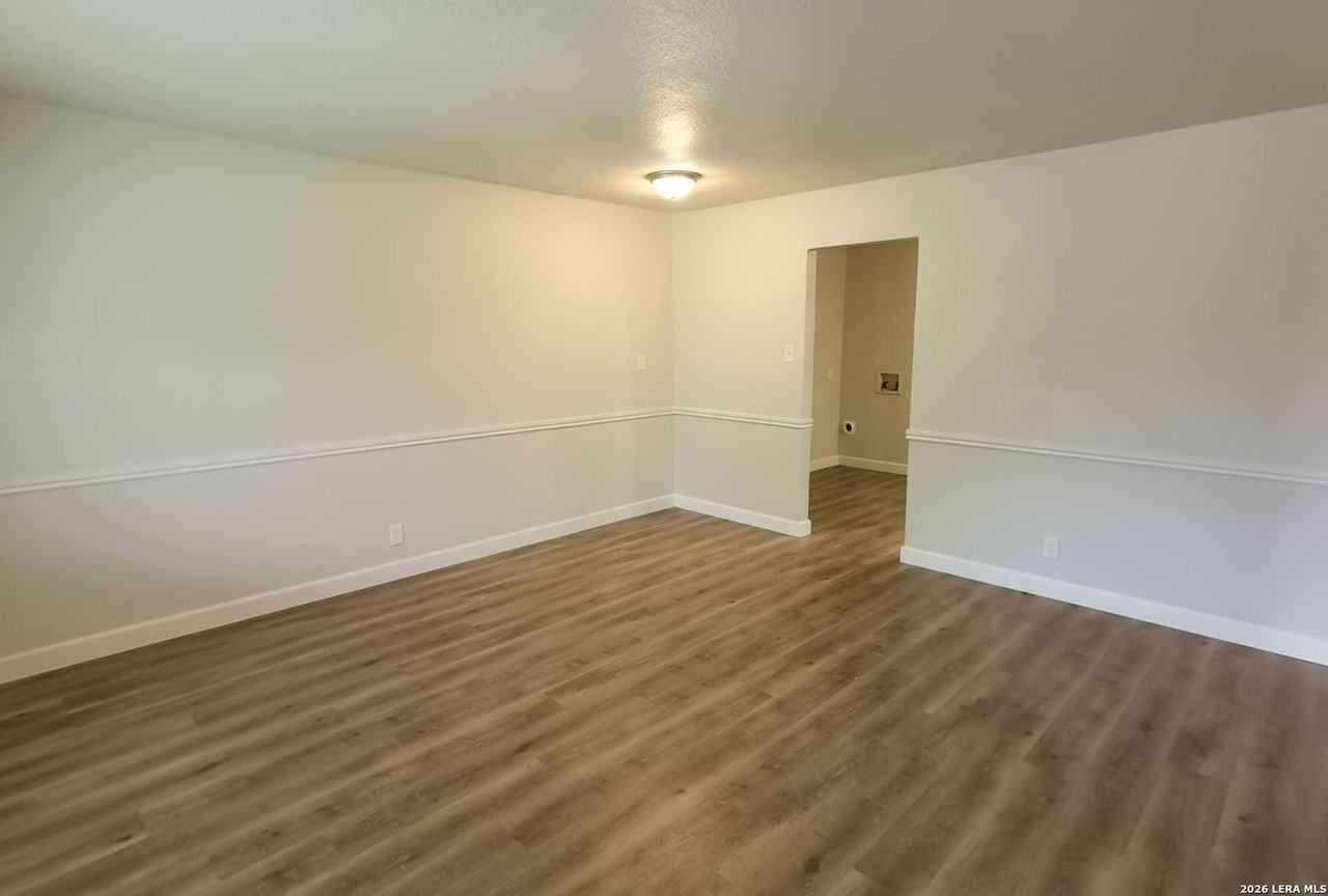 119 Knollwood Dr - Photo 3 of 36