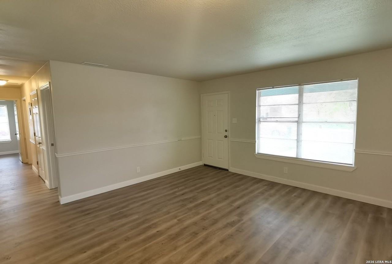 119 Knollwood Dr - Photo 5 of 36