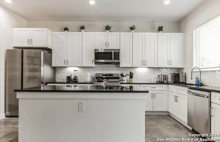 939 Piedmont Ave - Photo 4 of 17