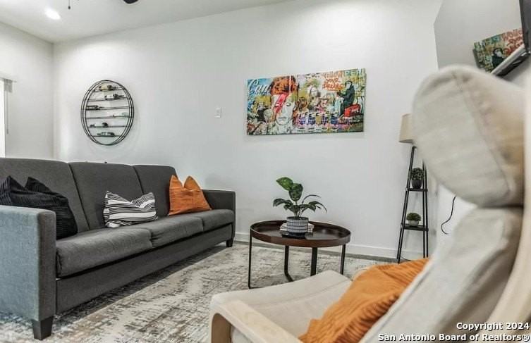 939 Piedmont Ave - Photo 7 of 17