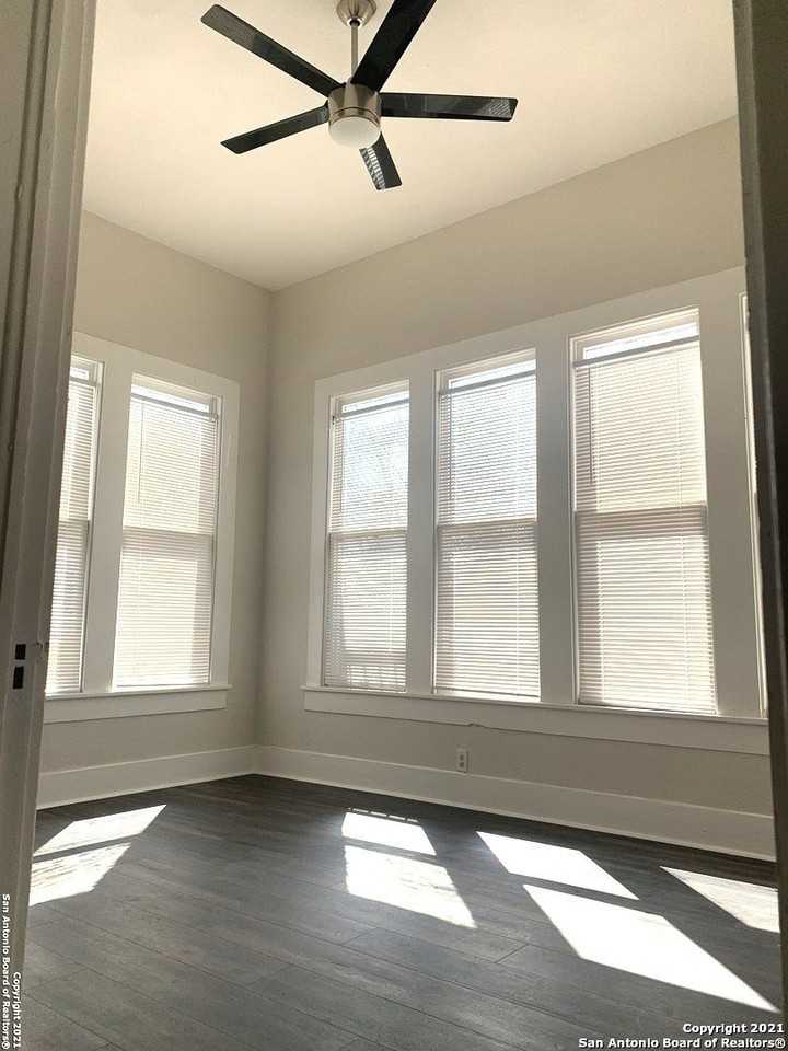 306 Florida St - Photo 6 of 18