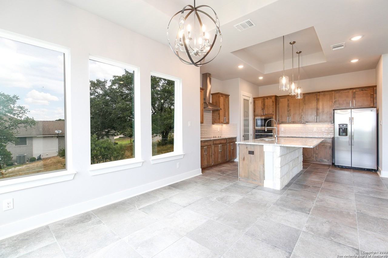 1314 Clayton Nolen Dr - Photo 5 of 28