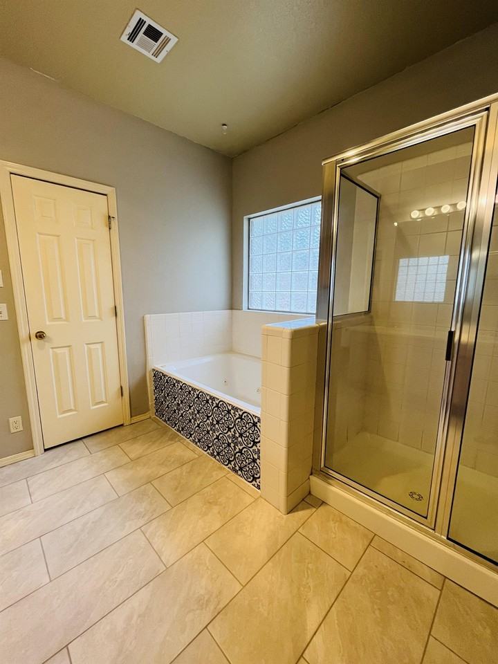 1718 Windhill Ave #1 - Photo 6 of 10