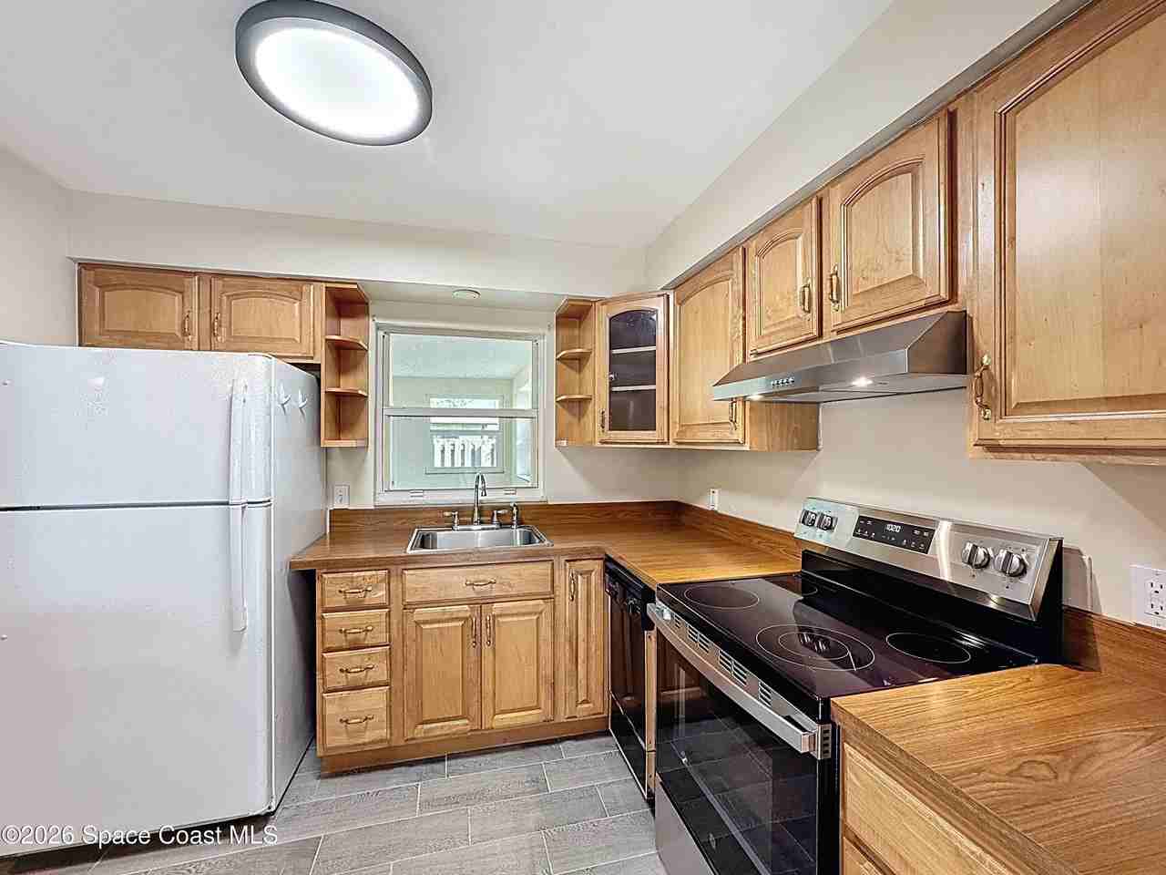 1315 Lester Ct - Photo 4 of 40