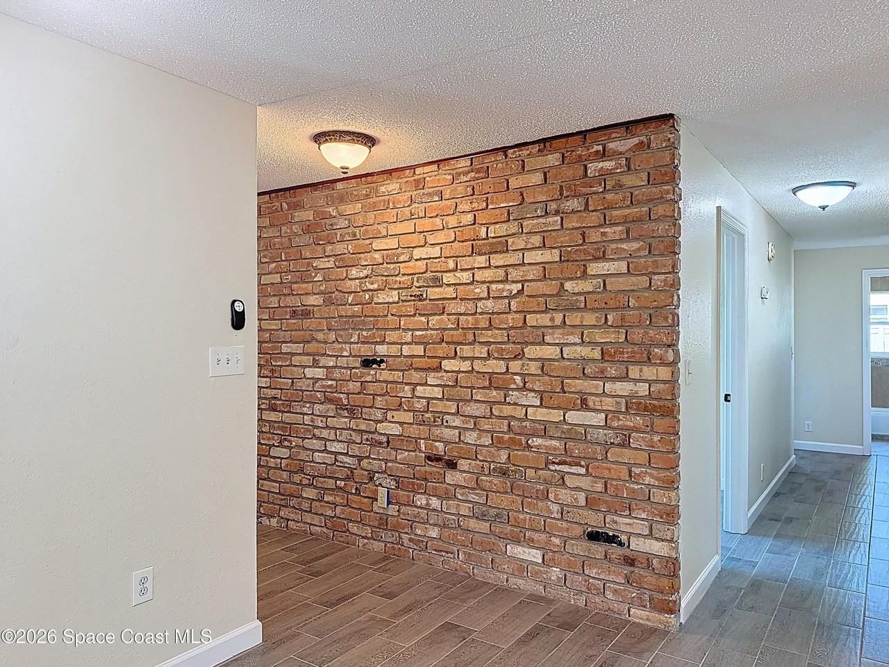 1315 Lester Ct - Photo 7 of 40