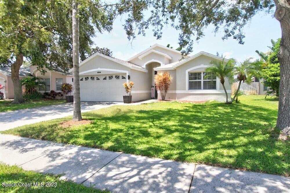 8006 Bracken Ln - Photo 2 of 20