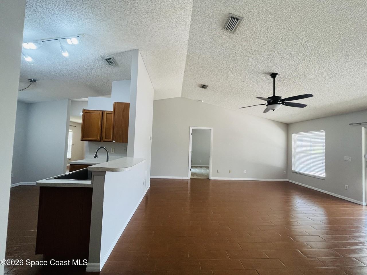 829 Honeysuckle Dr - Photo 7 of 18