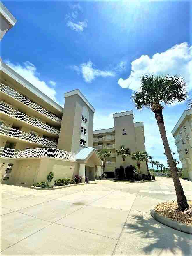 606 Shorewood Dr - Photo 2 of 26